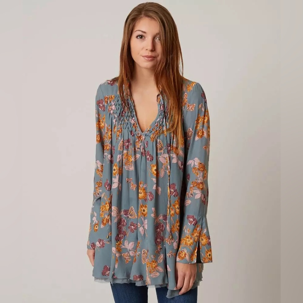 🌸LIKE NEW🌸 Free People Pebble Crepe Top Size M